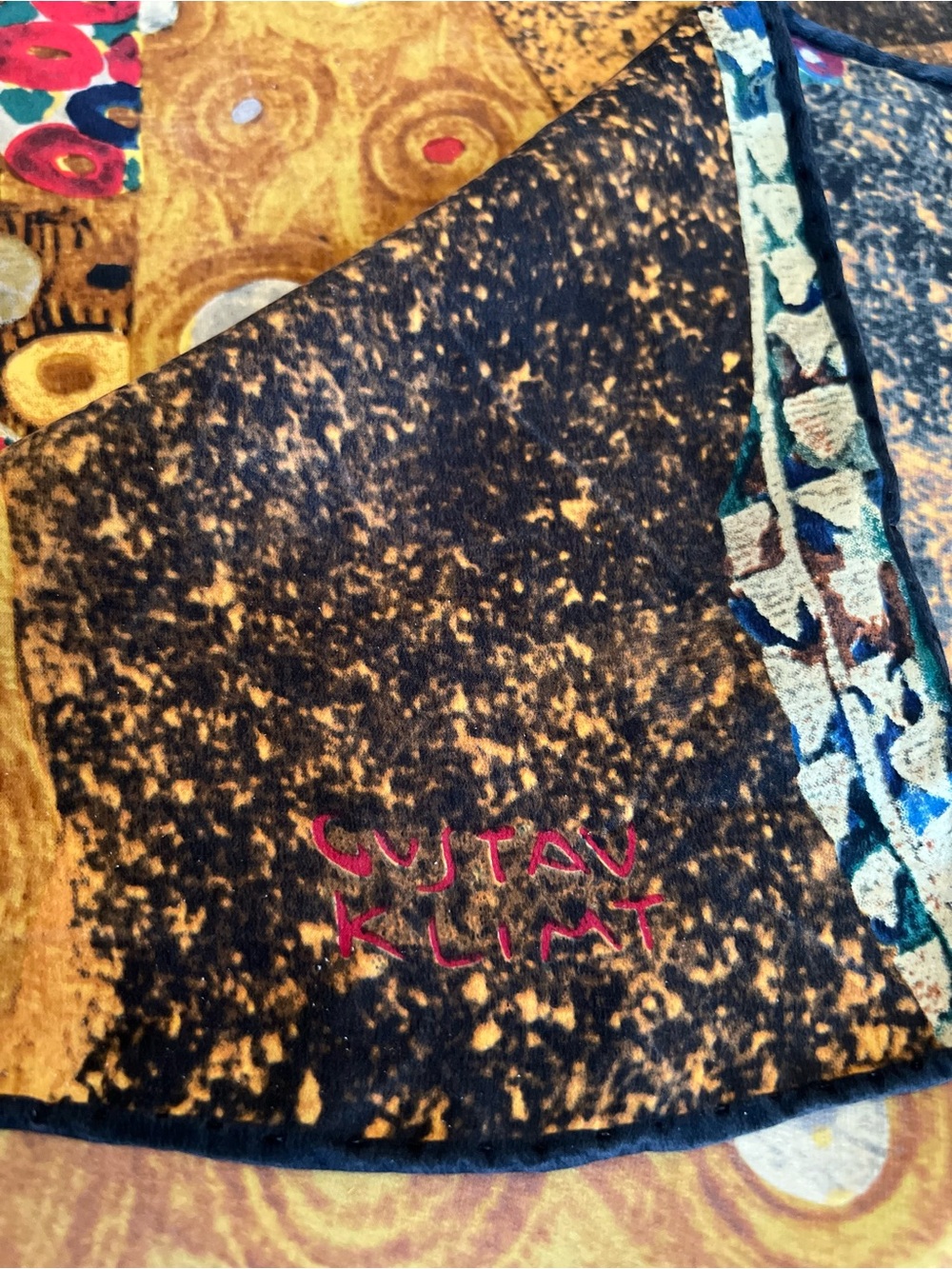 Gustav Klimt The Kiss Silk Square Scarf Art Nouveau Gold Black Hand Rolled Hem - Picture 5 of 10